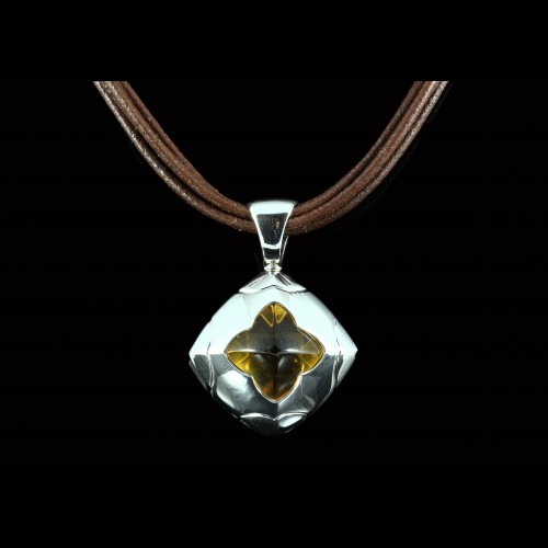 Pendentif BVLGARI Pyramide...